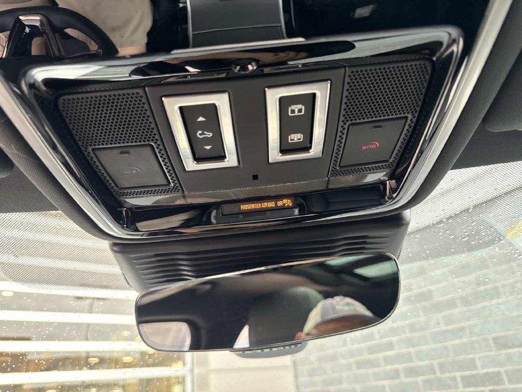 New 2026 Land Rover Range Rover Velar S AWD/4WD image 24