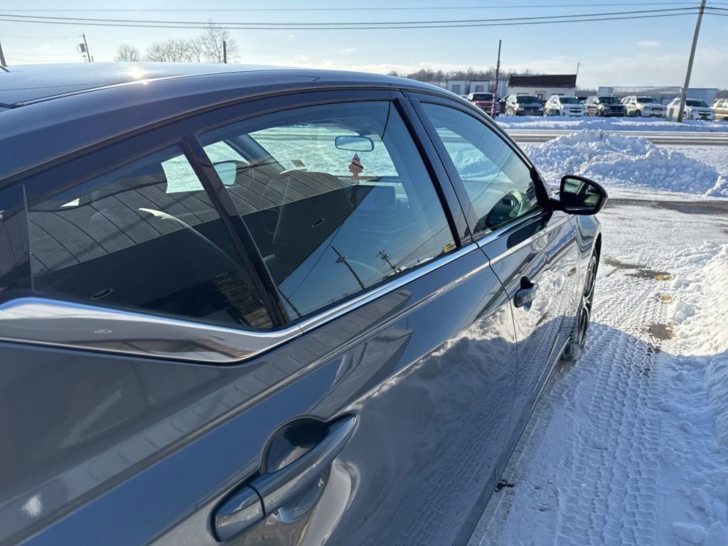 Used 2025 Nissan Altima 2.5 SR image 14