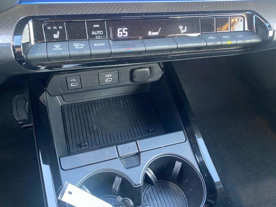 Used 2024 Toyota Prius XLE image 21