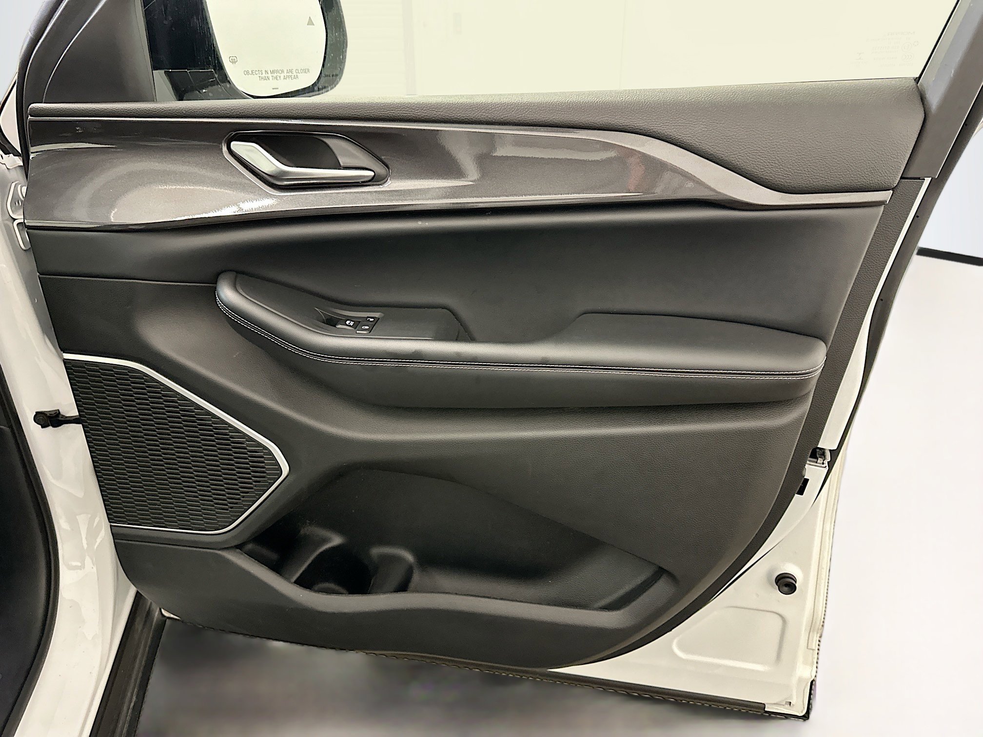 Used 2023 Jeep Grand Cherokee Altitude image 34