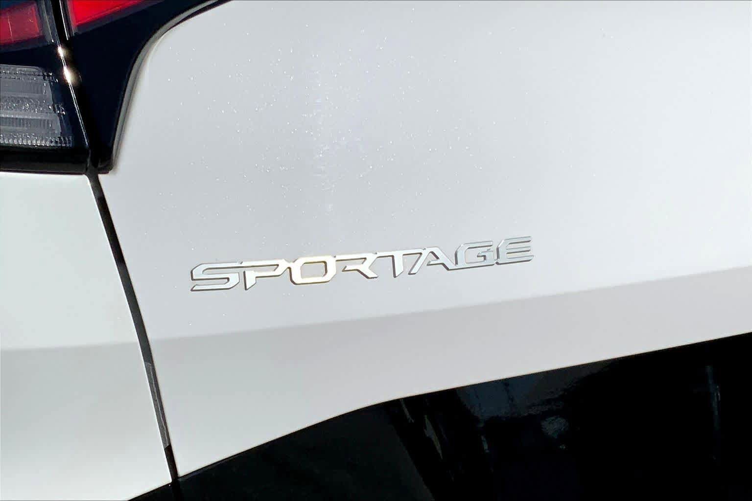 Used 2023 Kia Sportage SX image 10