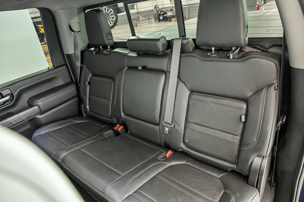 Used 2022 GMC Sierra 3500 Denali AWD/4WD image 16