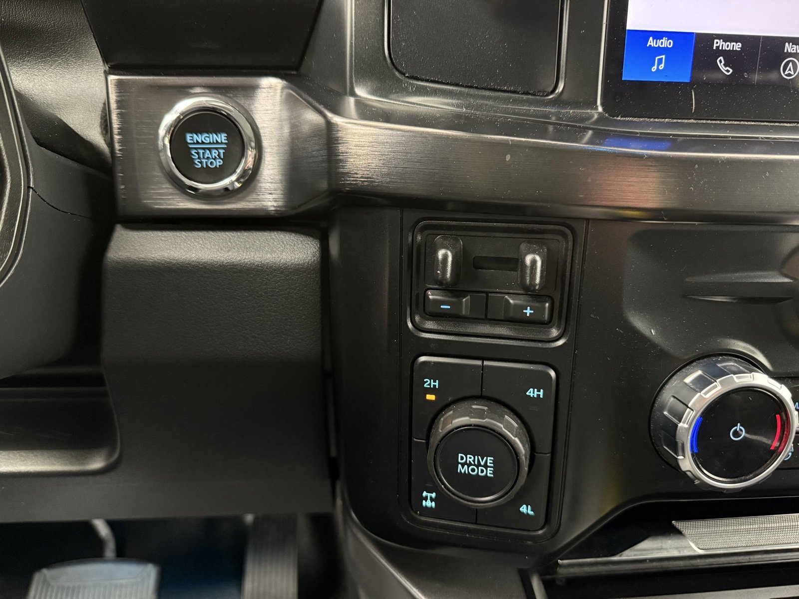 Used 2023 Ford F250 Lariat w/ FX4 Off-Road Package image 26