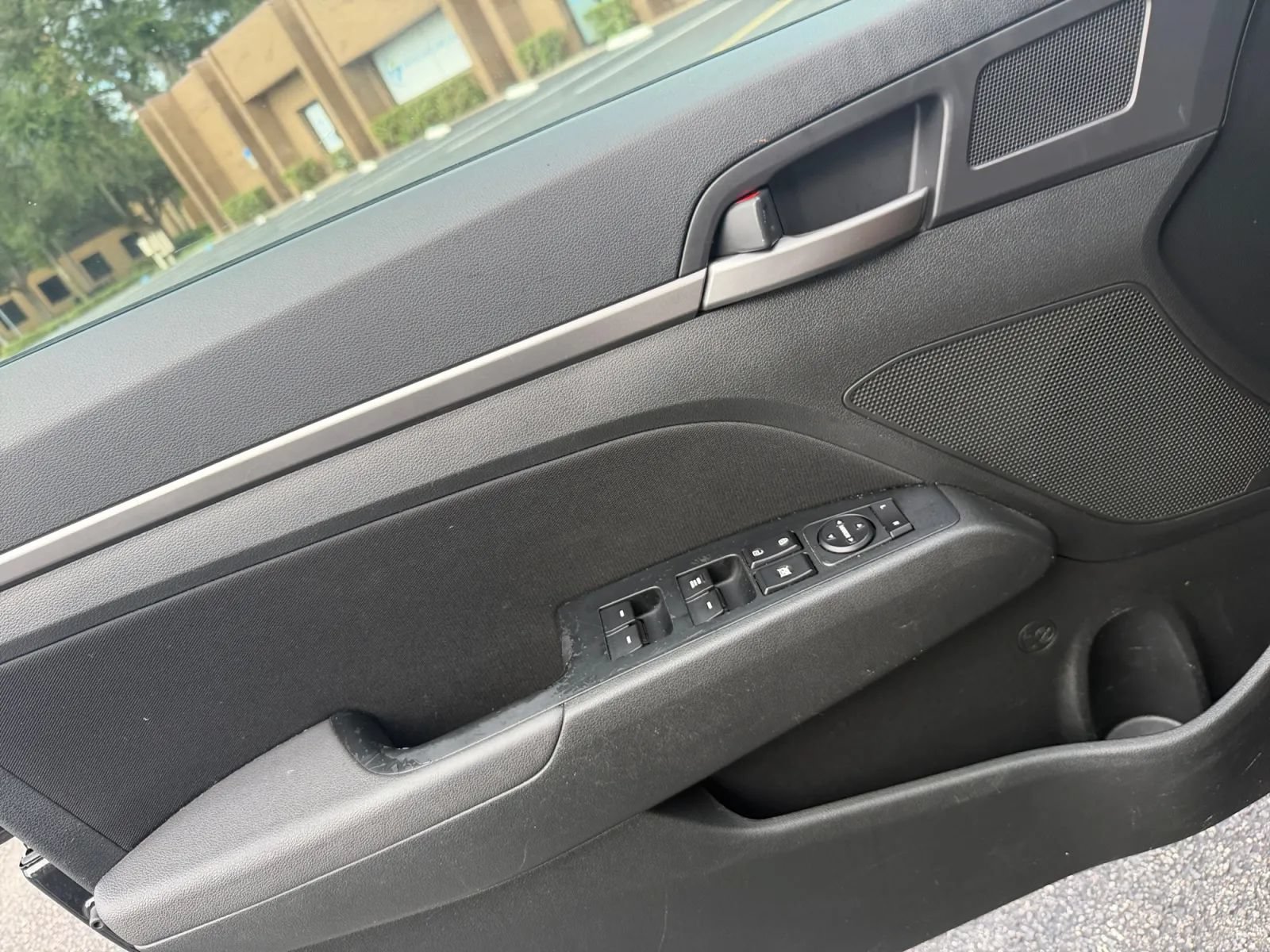 Used 2018 Hyundai Elantra SEL FWD image 17