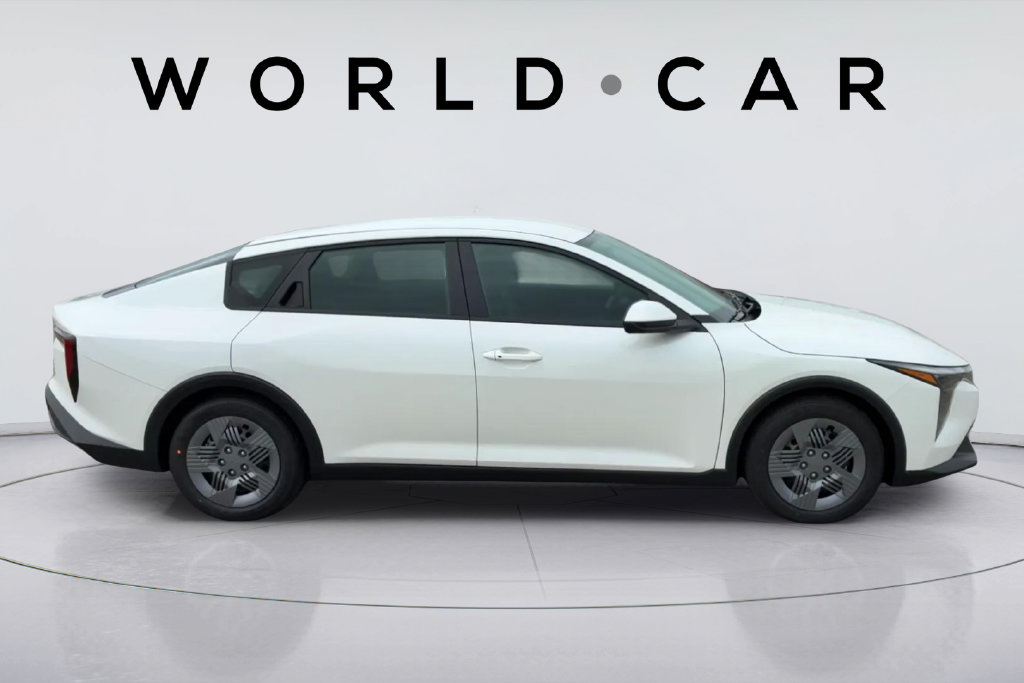 Used 2025 Kia K4 FWD image 2