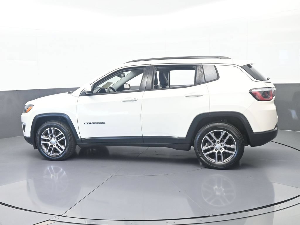 Used 2020 Jeep Compass Latitude FWD image 3
