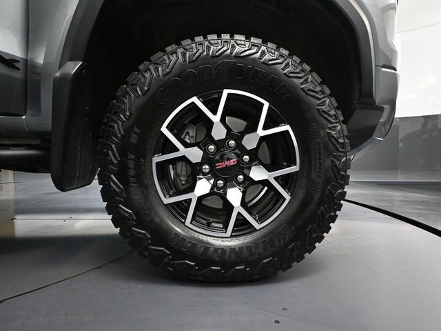 Used 2024 GMC Canyon AT4X image 18