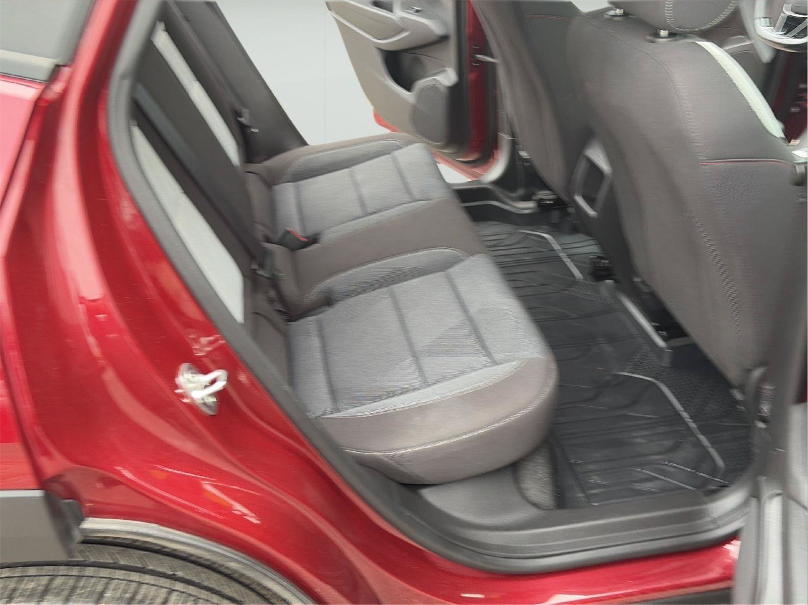 Certified 2024 Chevrolet Trax RS FWD image 16