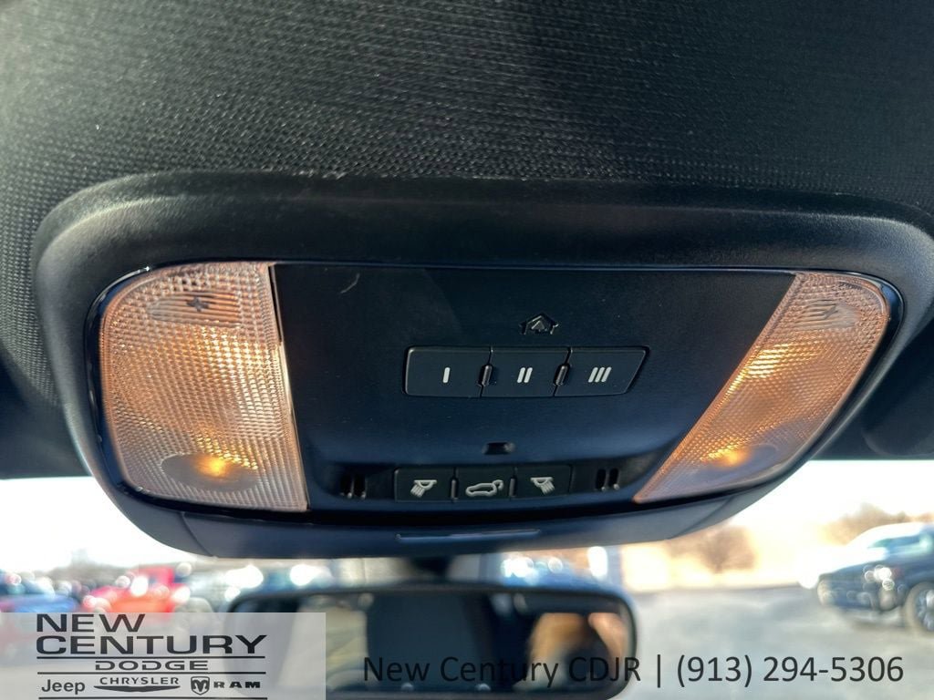 Used 2025 Dodge Durango GT image 27