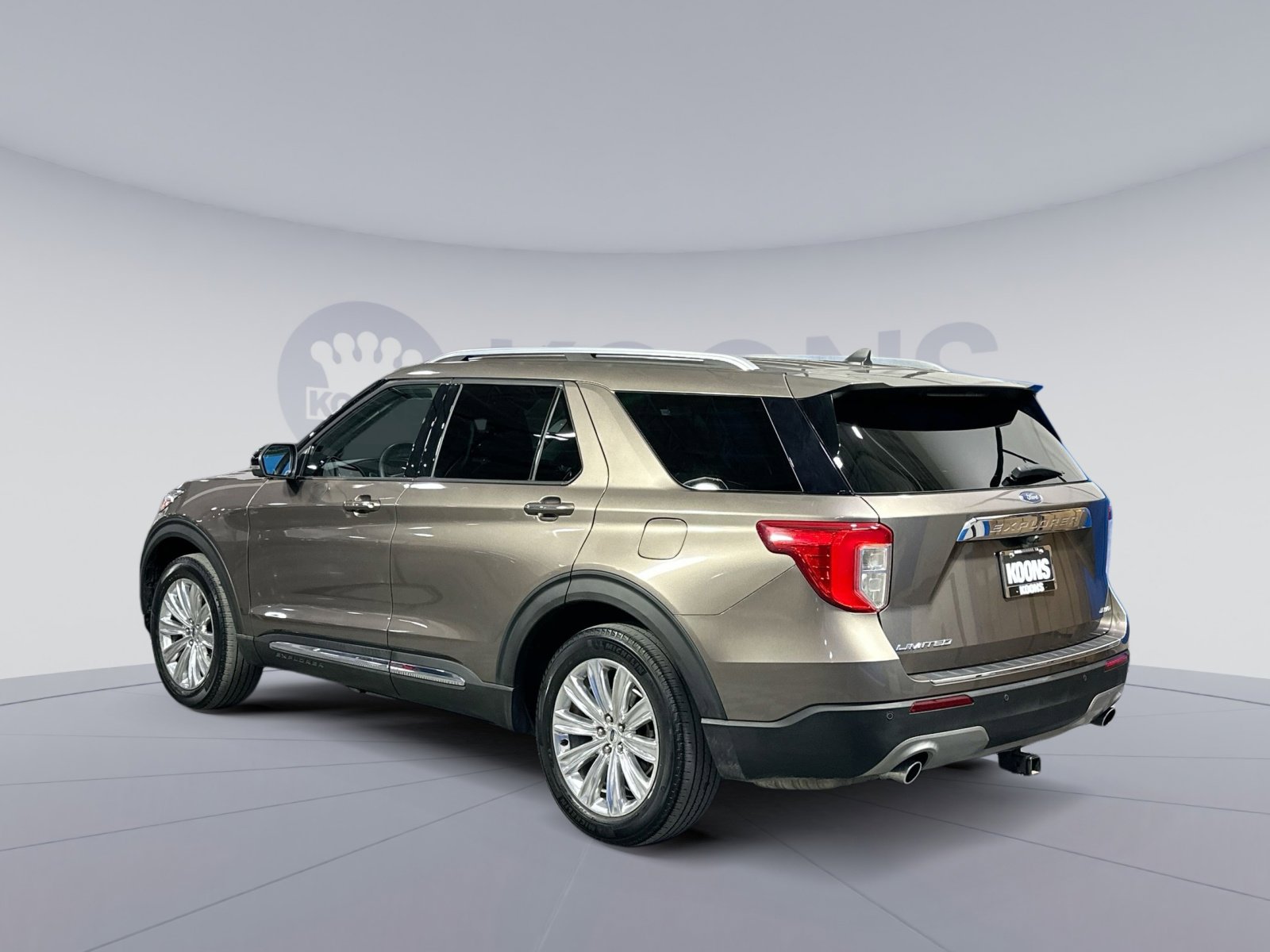 Used 2021 Ford Explorer Limited w/ Equipment Group 301A image 4