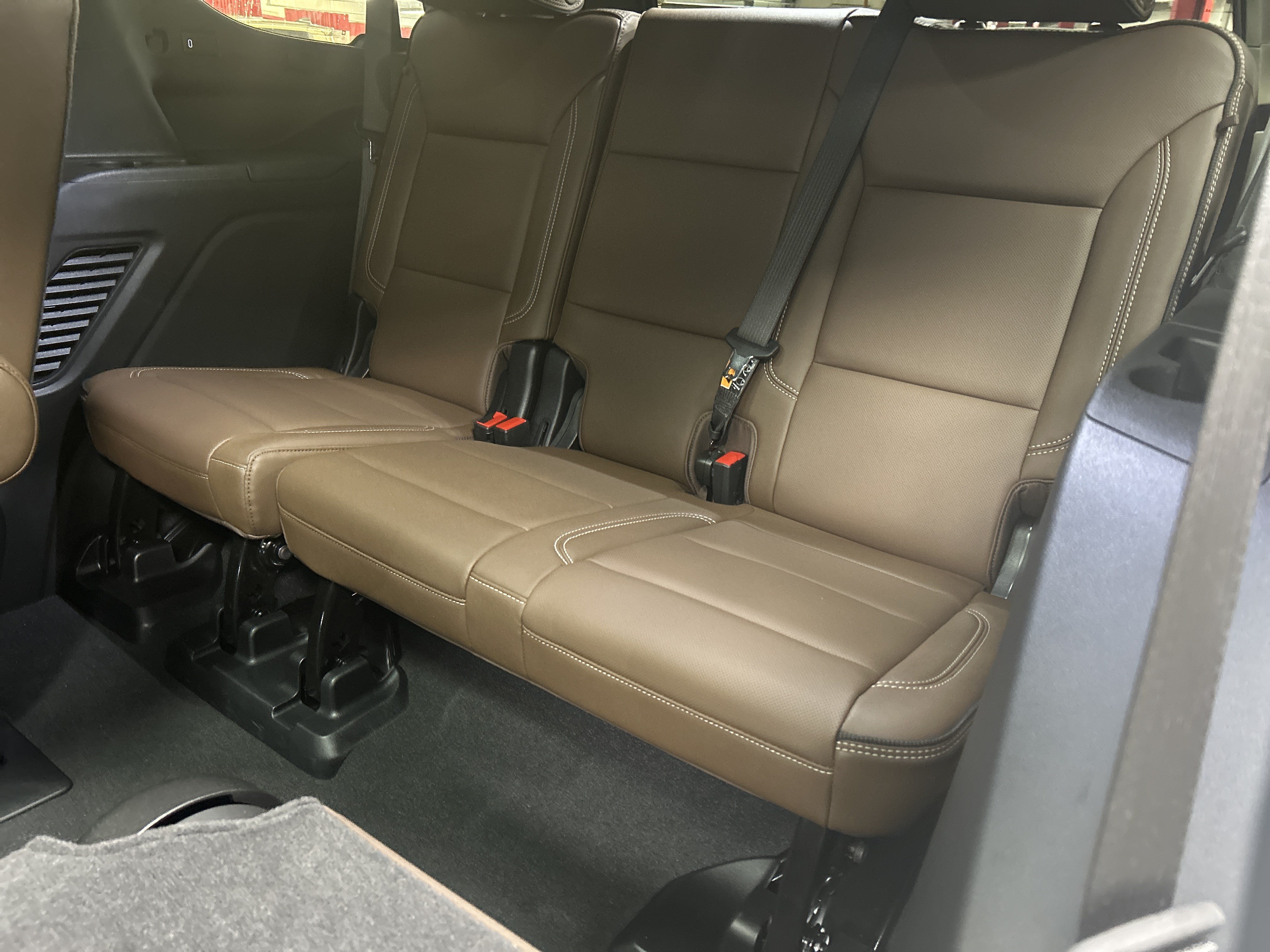 Used 2026 Chevrolet Tahoe High Country w/ Sun And Tow Package AWD/4WD image 32