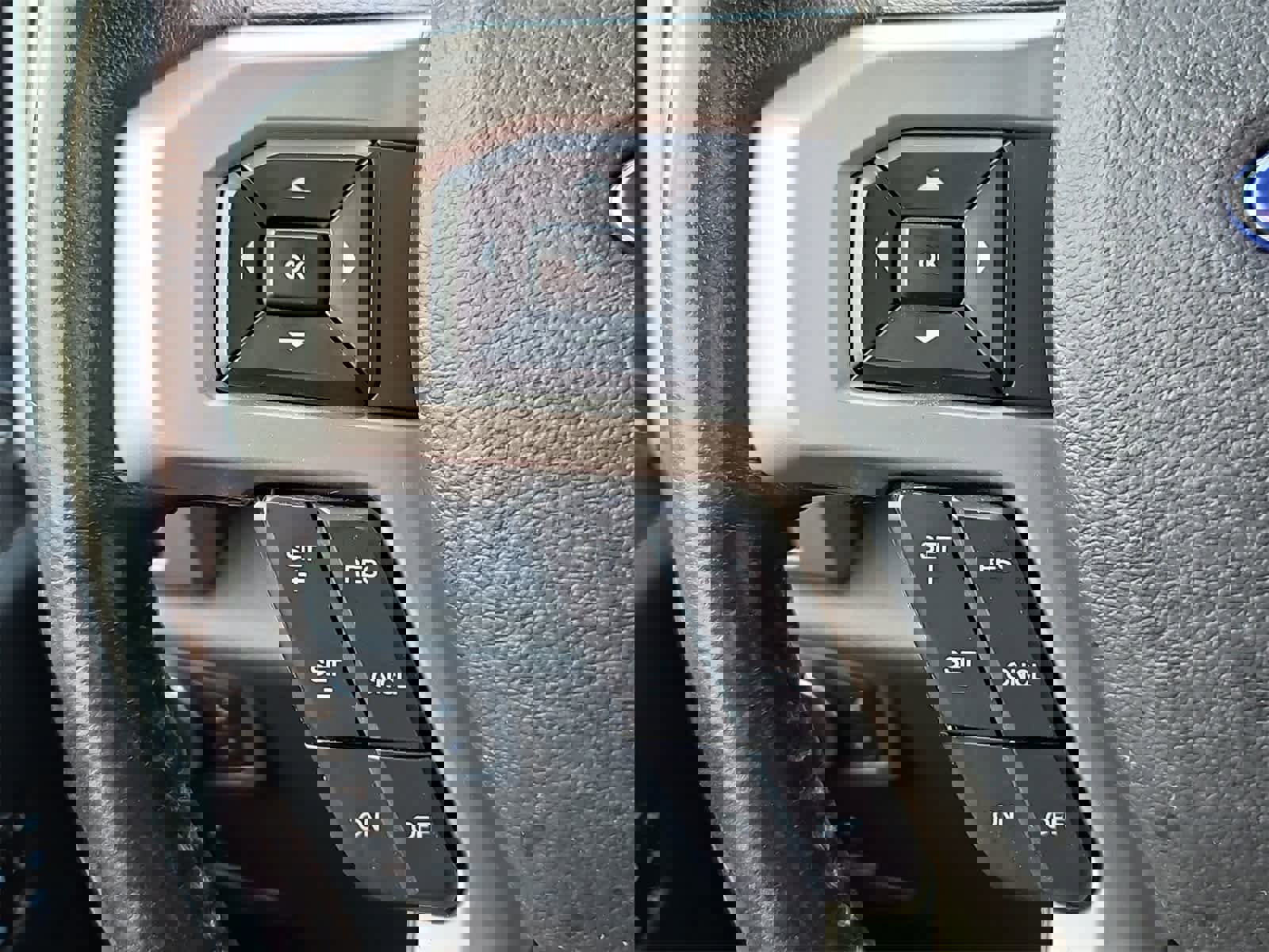 Used 2022 Ford F350 Lariat w/ FX4 Off-Road Package image 23