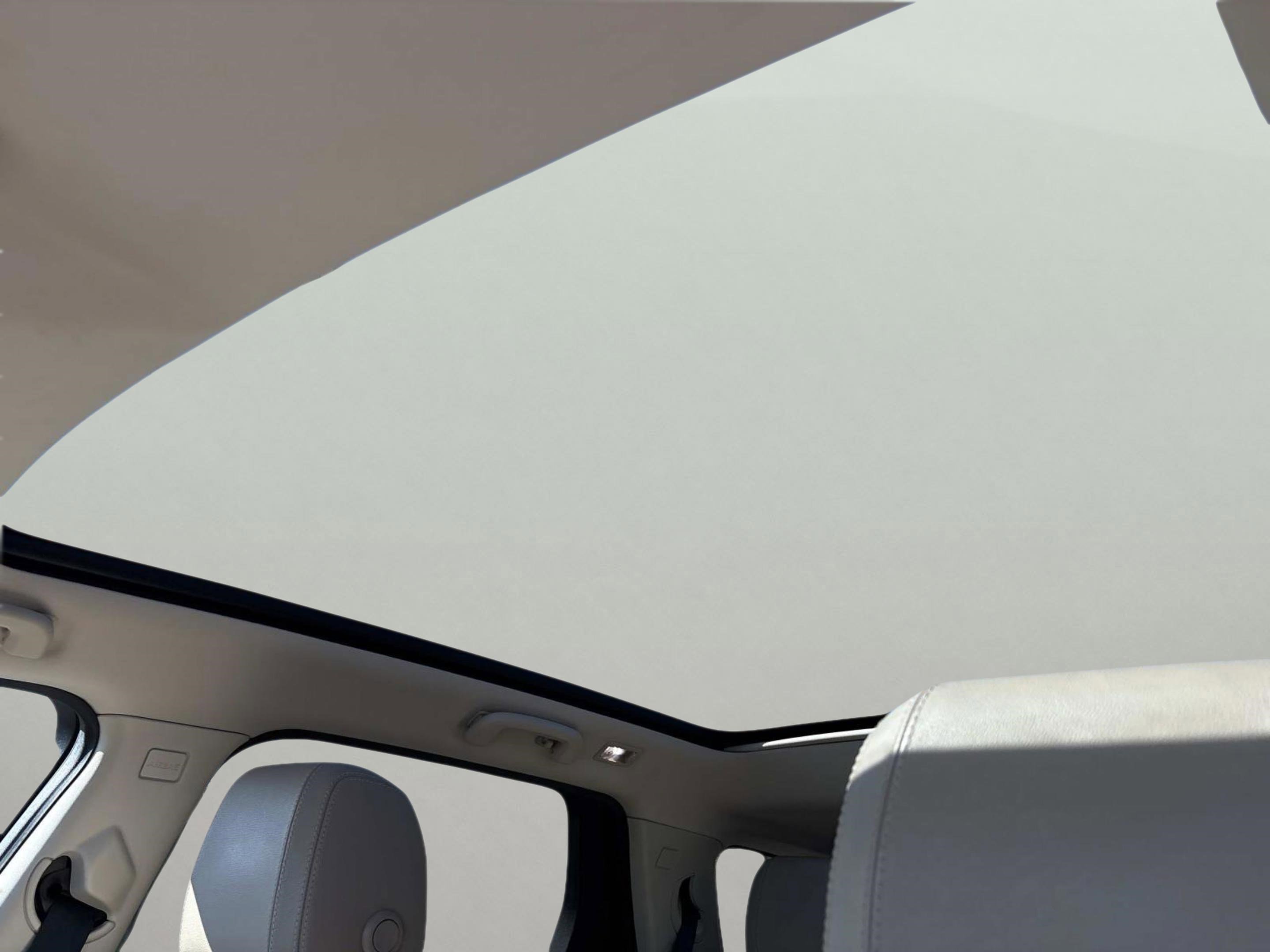 Used 2017 Land Rover Discovery Sport HSE image 20