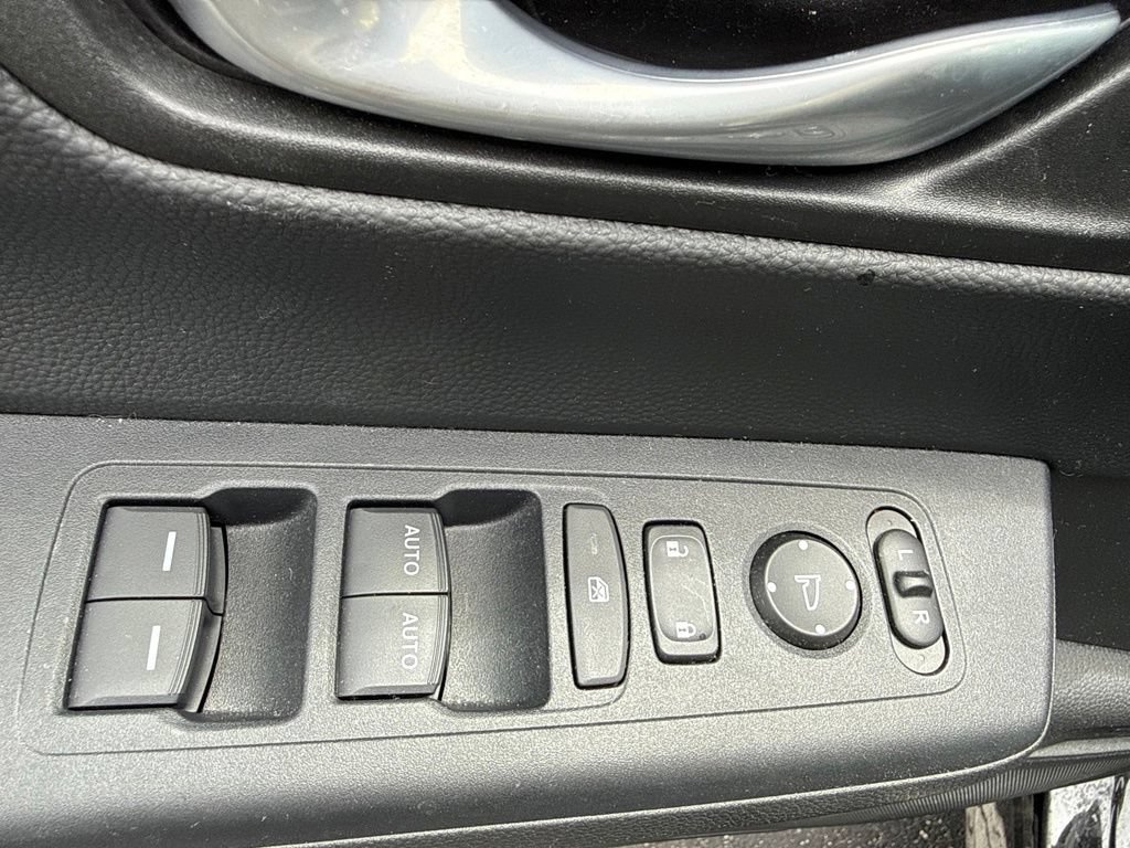 Used 2024 Honda CR-V EX image 17