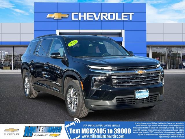 Certified 2025 Chevrolet Traverse LT FWD image 1