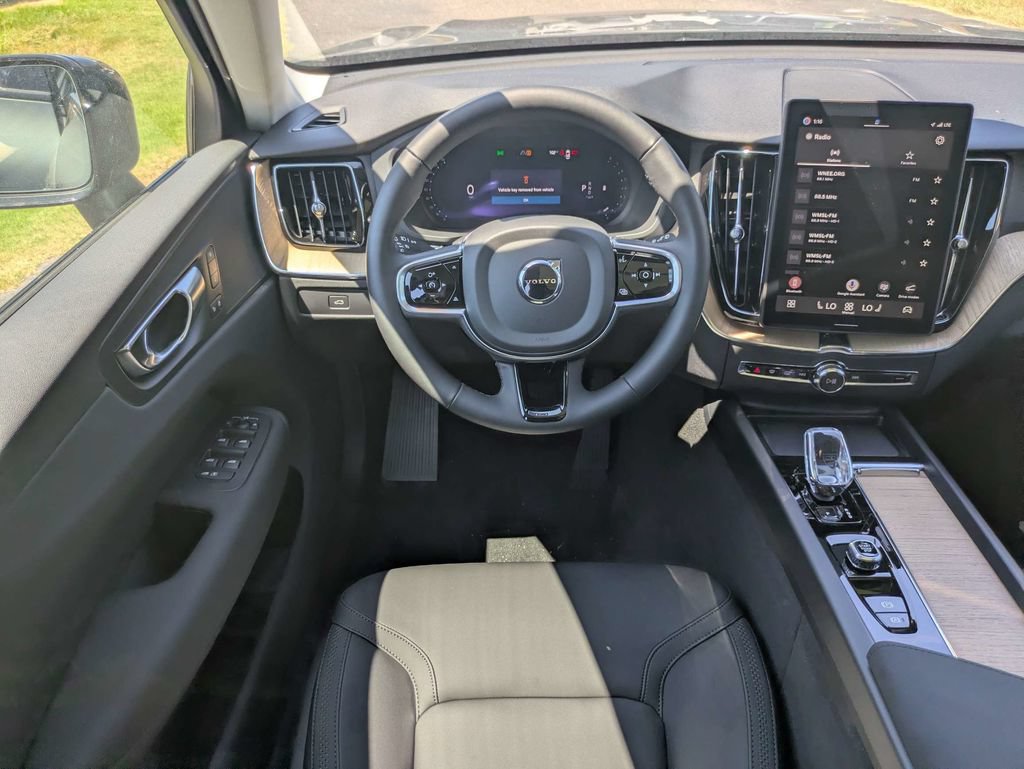 New 2026 Volvo XC60 B5 Plus w/ Protection Package Premier AWD/4WD image 17