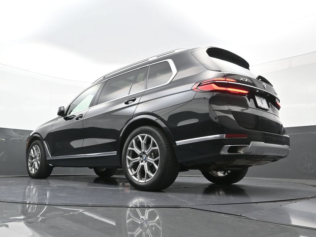 Used 2024 BMW X7 xDrive40i AWD/4WD image 28