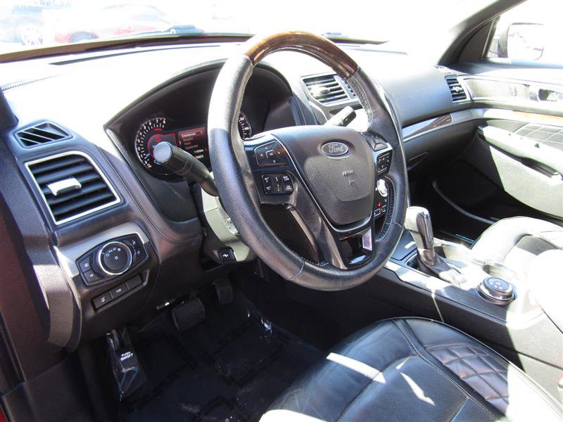 Used 2017 Ford Explorer Platinum image 14