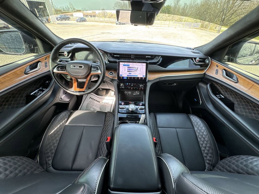 Used 2023 Jeep Grand Cherokee Summit image 21