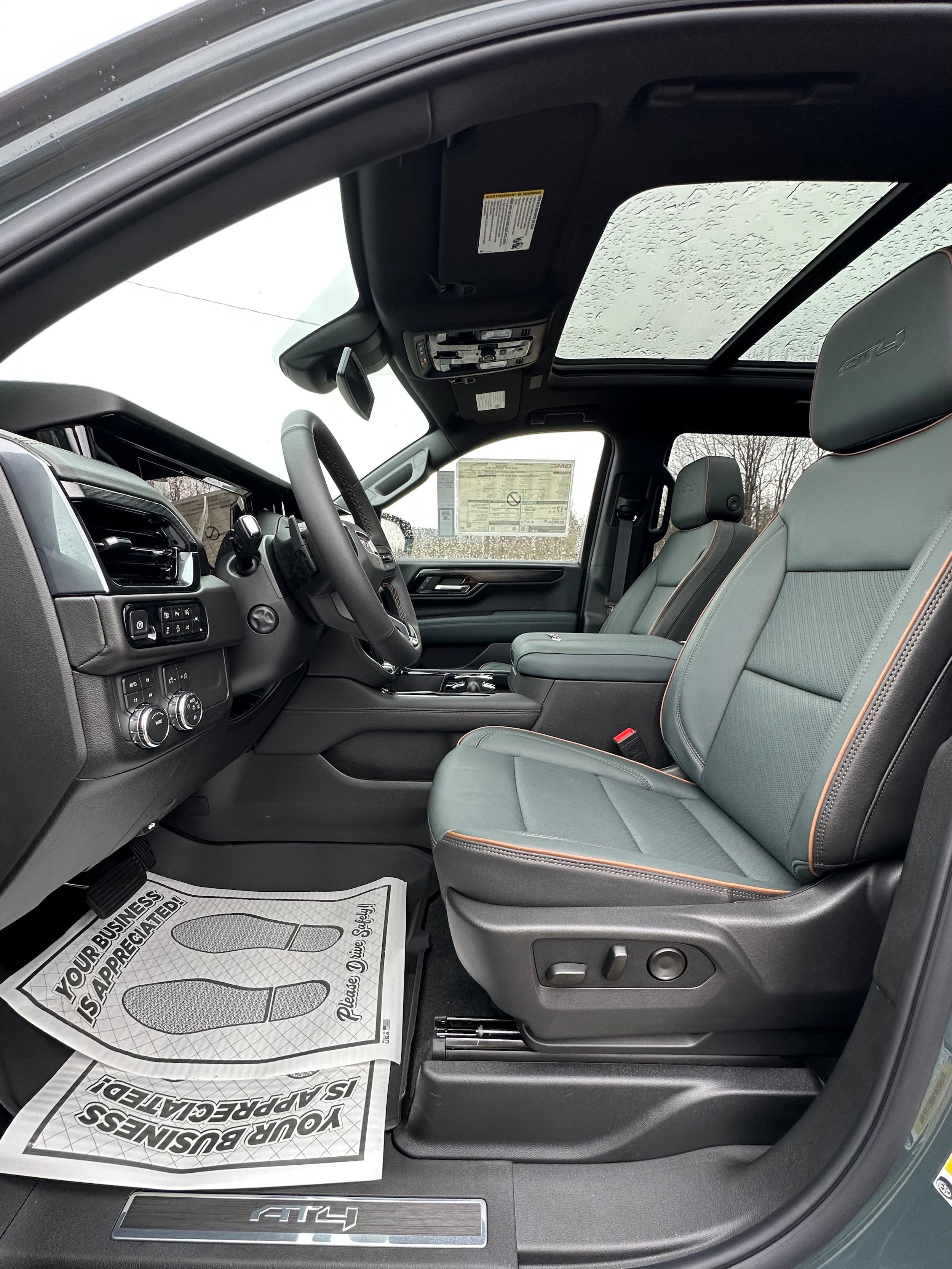 New 2026 GMC Yukon AT4 w/ LPO, Floor Liner Package AWD/4WD image 12