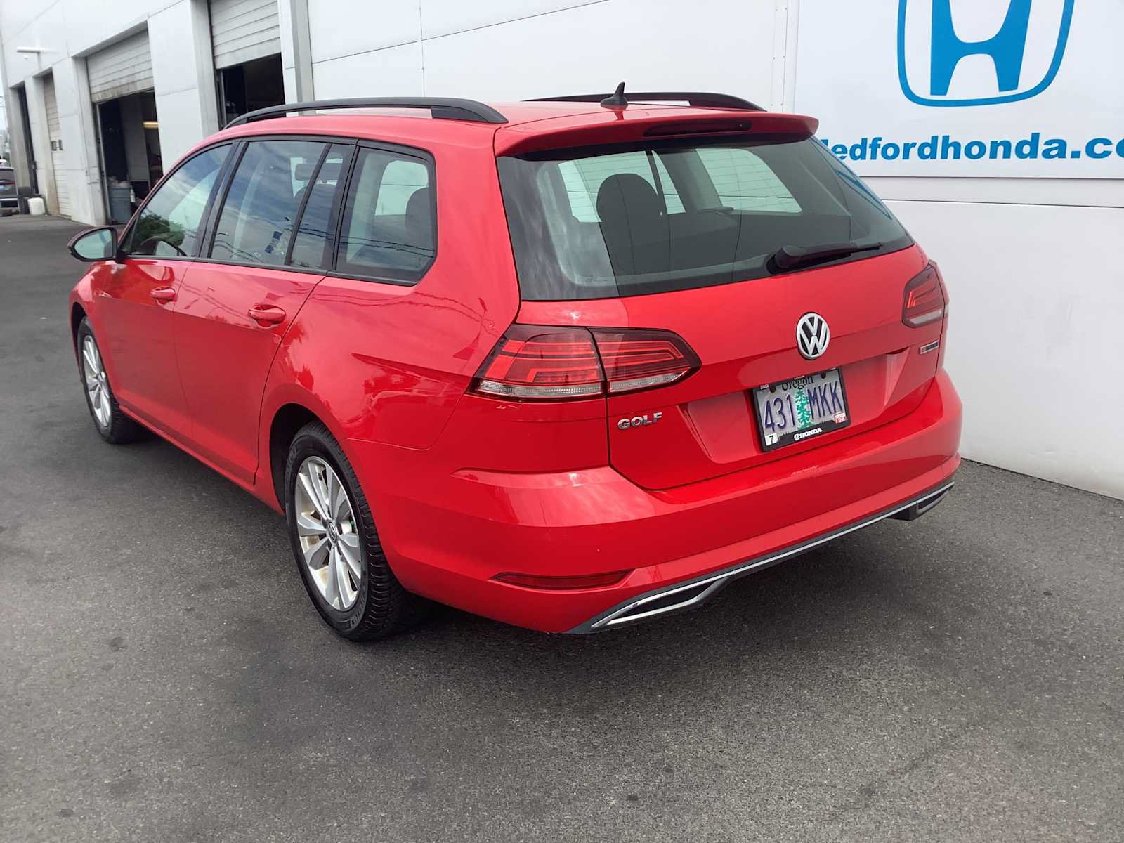 Used 2019 Volkswagen Golf S w/ Driver Assistance Package AWD/4WD image 4
