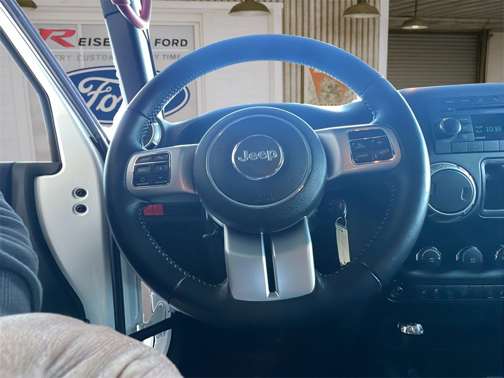 Used 2017 Jeep Wrangler Unlimited Rubicon image 18