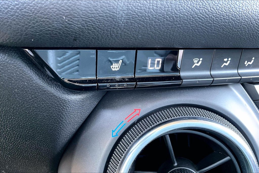 Used 2022 Chevrolet Blazer LT FWD image 24