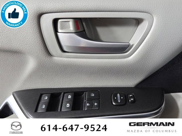 Used 2017 Toyota Camry SE image 28