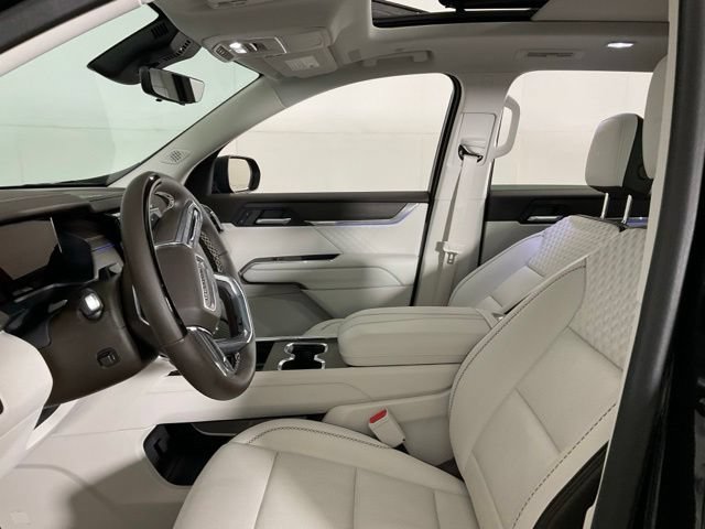 Used 2025 GMC Acadia Denali w/ Super Cruise Package FWD image 27