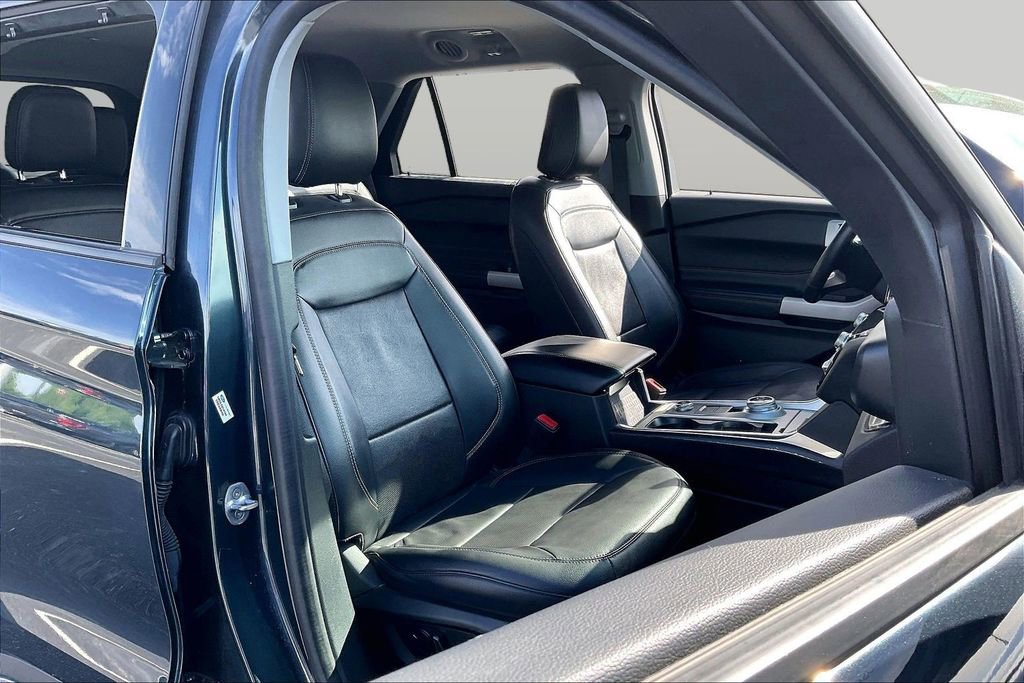 Used 2023 Ford Explorer Limited w/ Hybrid Equipment Group 310A AWD/4WD image 7