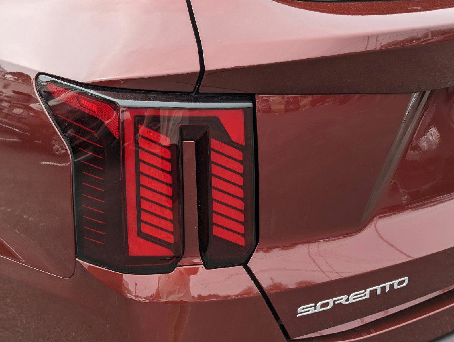 Used 2024 Kia Sorento SX Prestige w/ Olive Brown Leather Package image 8