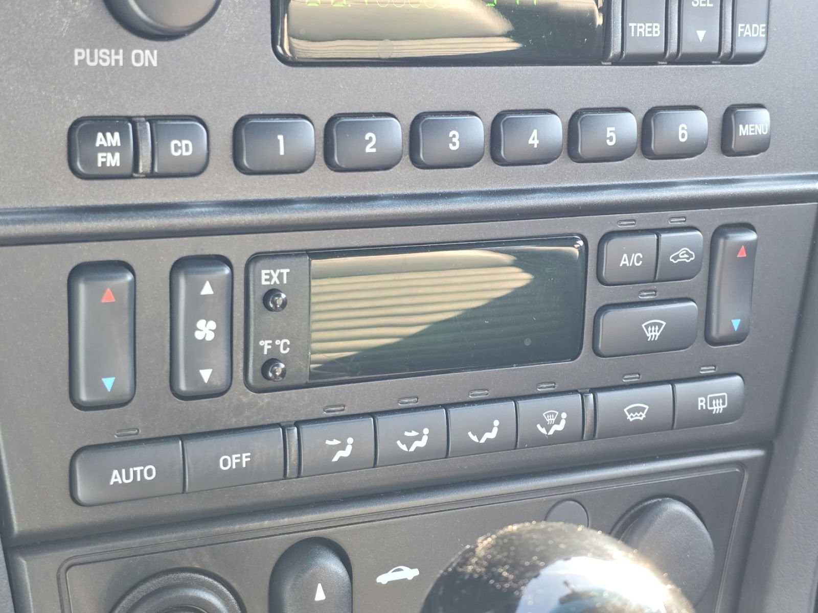 Used 2002 Ford Thunderbird image 19