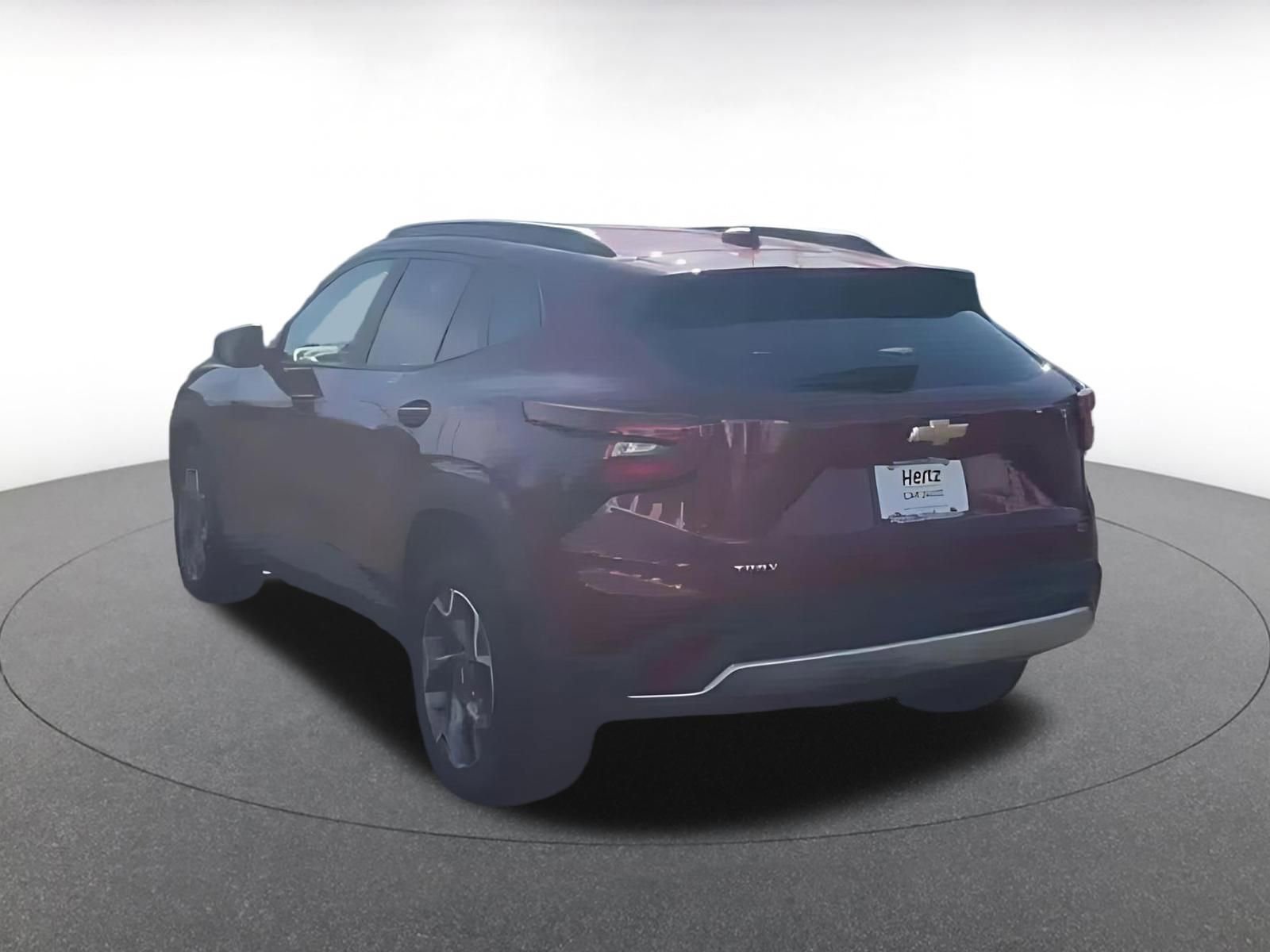 Used 2025 Chevrolet Trax LT FWD image 9