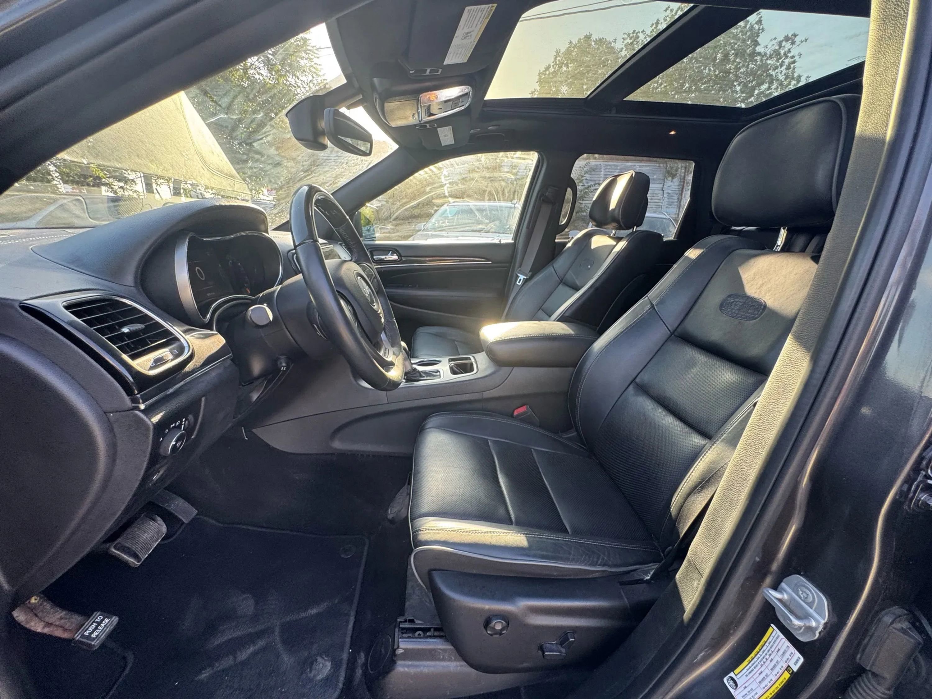 Used 2019 Jeep Grand Cherokee Overland image 20