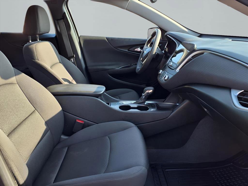 Used 2023 Chevrolet Malibu LT image 13