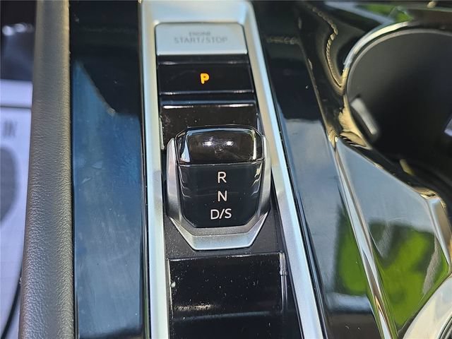 Used 2025 Volkswagen Atlas SE FWD image 18