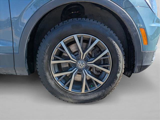 Used 2020 Volkswagen Tiguan SE image 21