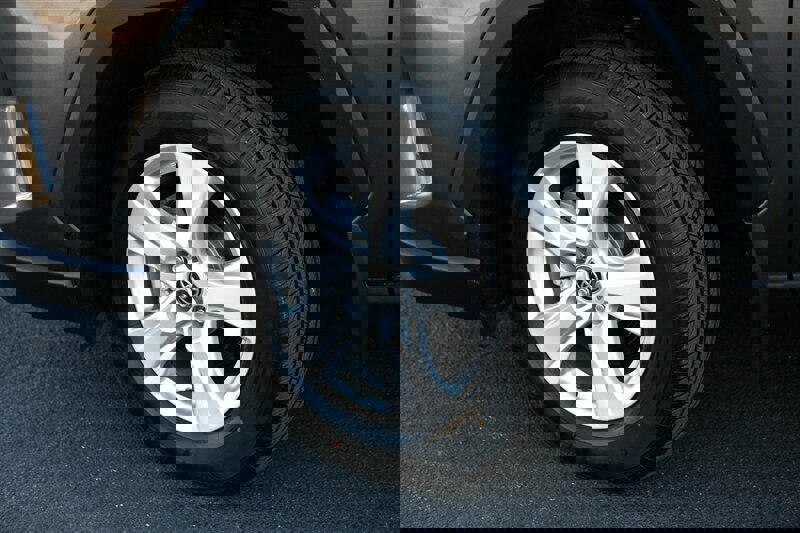 Used 2021 Toyota RAV4 XLE image 3