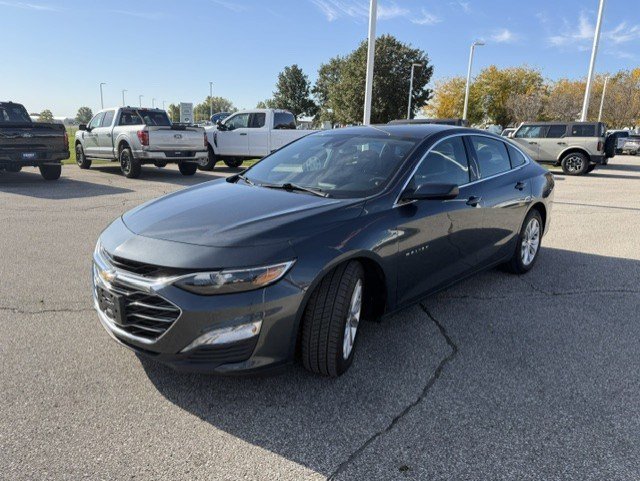 Used 2020 Chevrolet Malibu LT w/ Leather Package FWD image 3