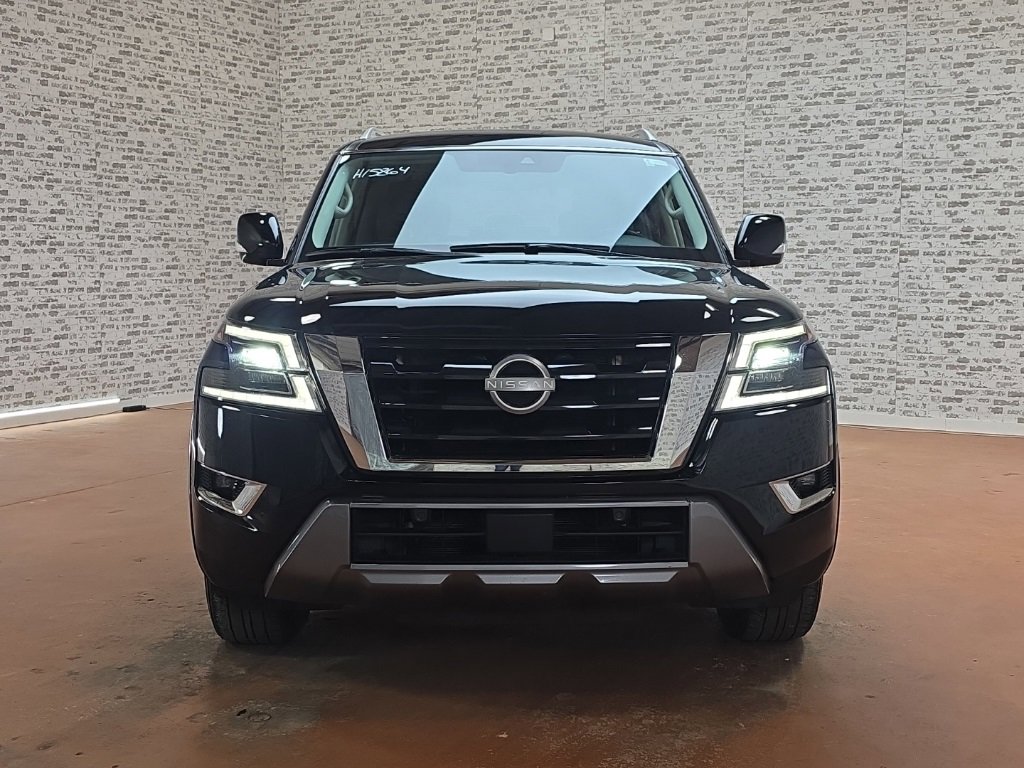 Used 2024 Nissan Armada SV image 3