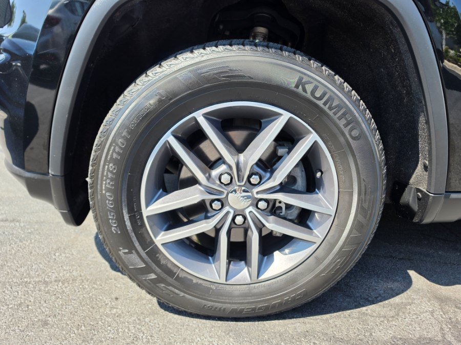 Used 2018 Jeep Grand Cherokee Limited AWD/4WD image 9