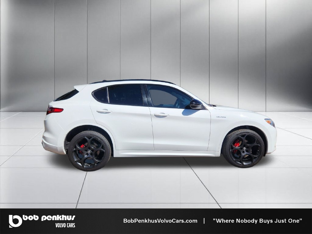 Used 2023 Alfa Romeo Stelvio Veloce AWD/4WD image 24