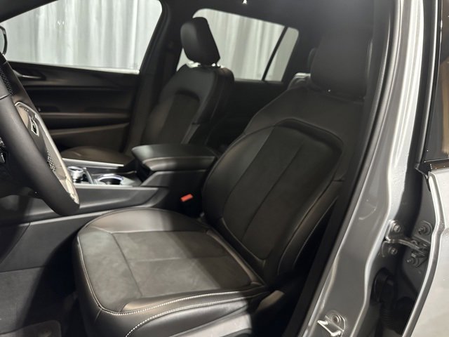 New 2024 Jeep Grand Cherokee L Altitude image 12