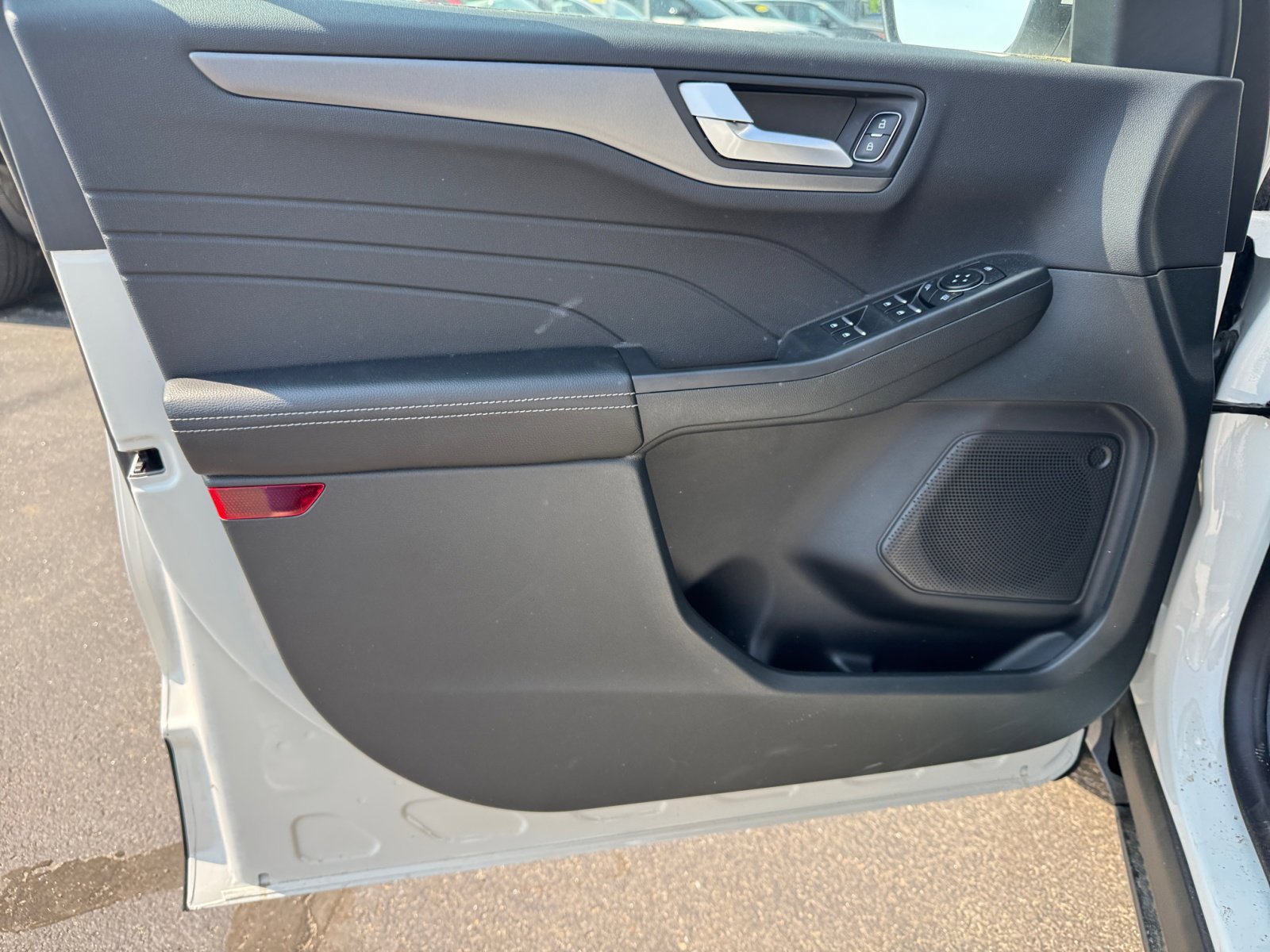New 2025 Ford Escape SE image 24