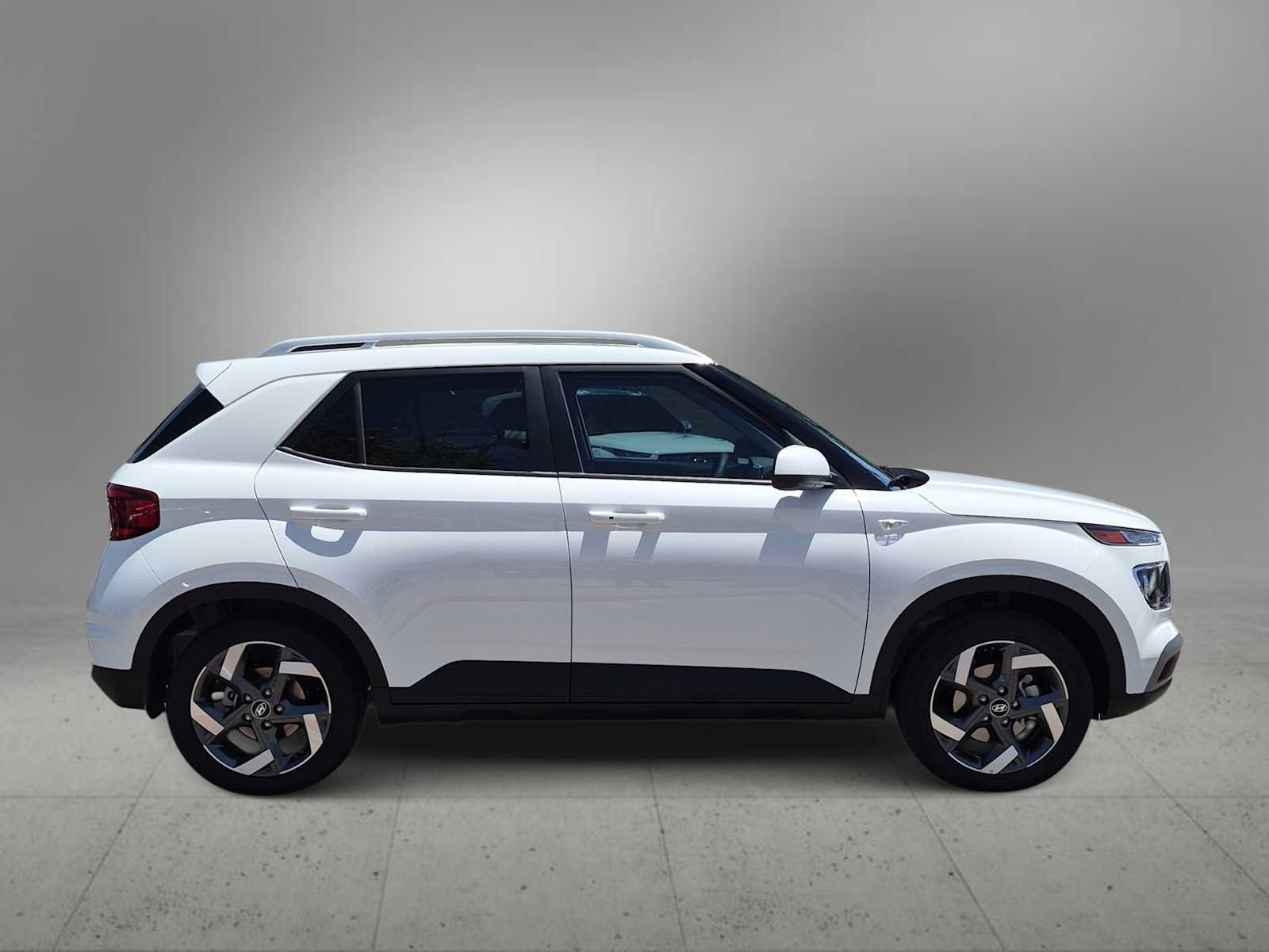 New 2026 Hyundai Venue SEL FWD image 9