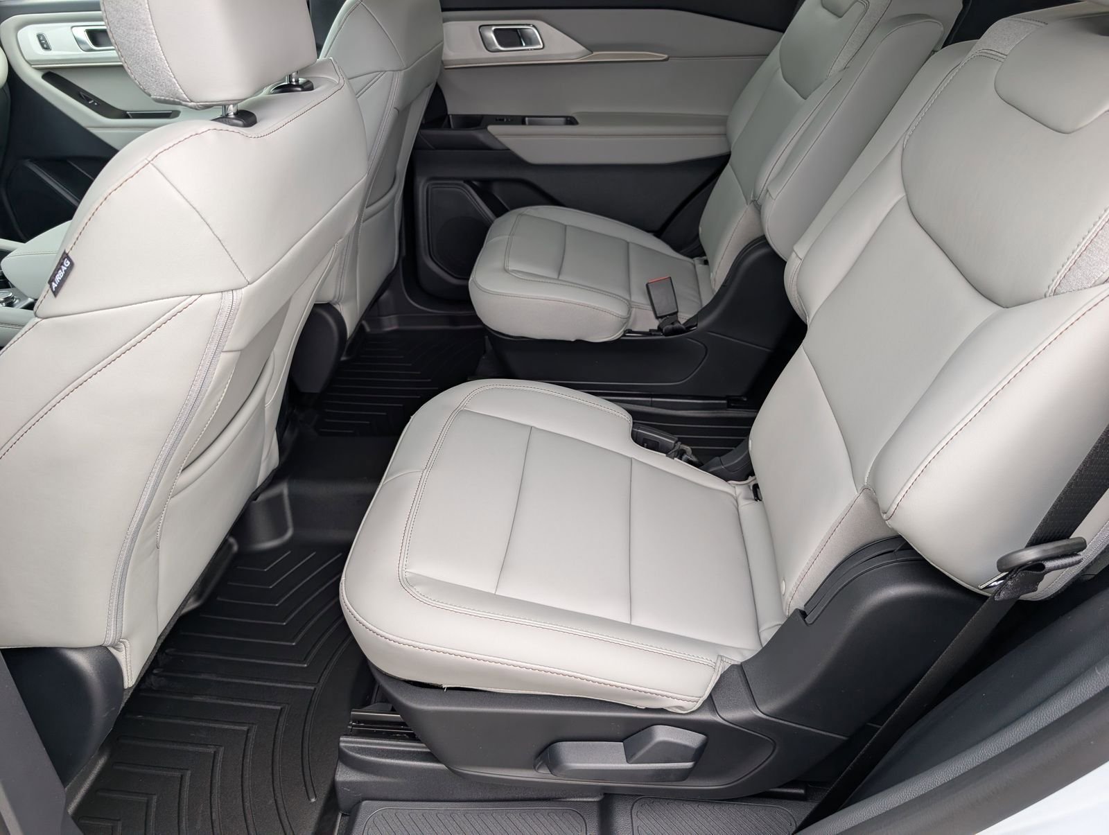 New 2026 Ford Explorer Active w/ Active Comfort Package RWD image 29