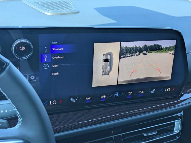 New 2026 Chevrolet Traverse Z71 w/ Enhanced Driving Package AWD/4WD image 19