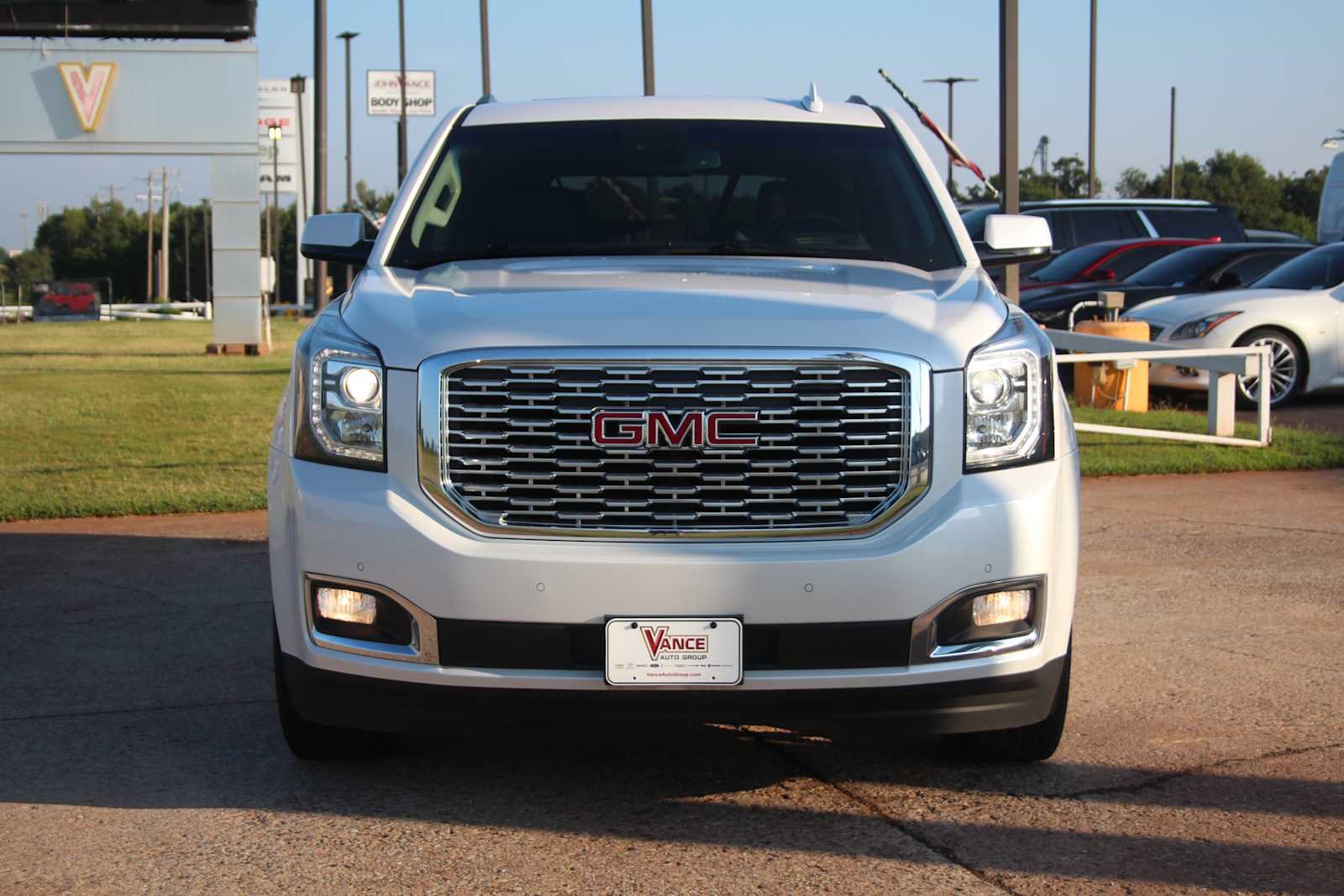 Used 2020 GMC Yukon Denali w/ Open Road Package AWD/4WD image 3