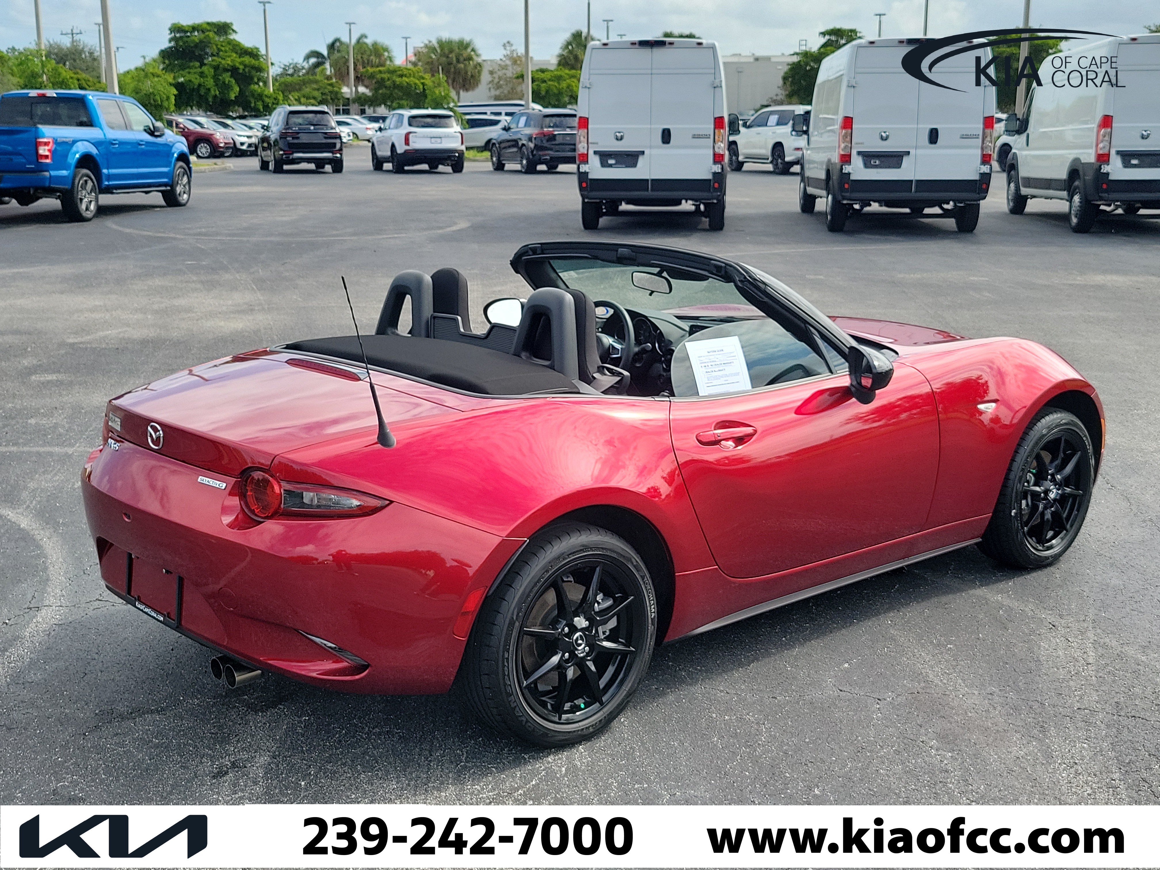 Used 2021 MAZDA MX-5 Miata Sport RWD image 16