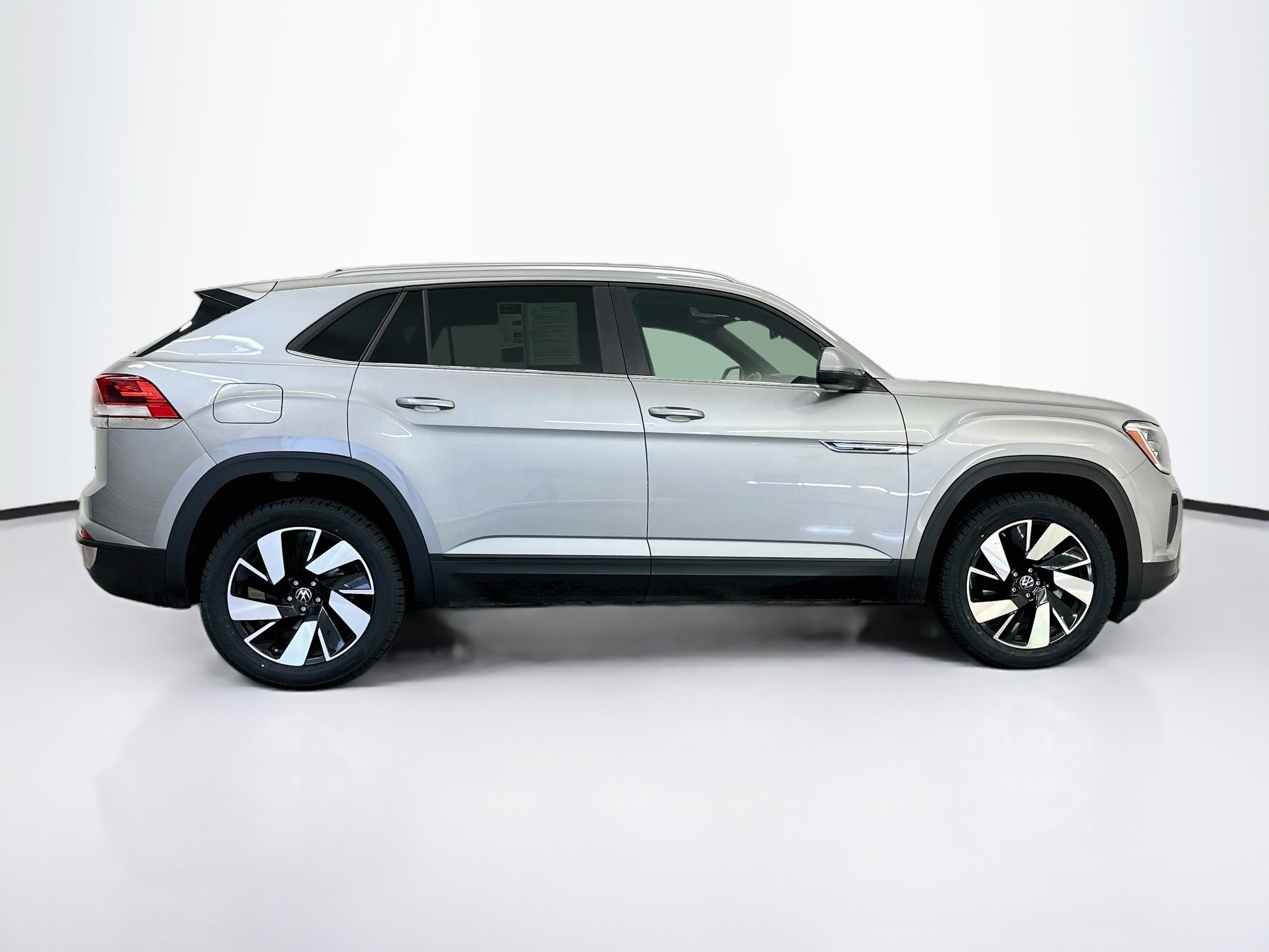 Used 2025 Volkswagen Atlas Cross Sport SE AWD/4WD image 10